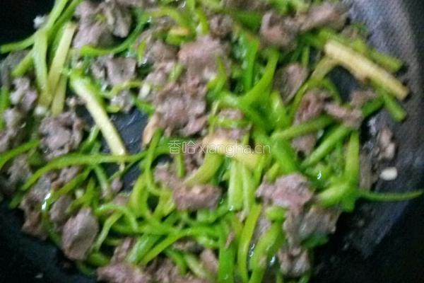 青椒炒牛肉的做法图解6
