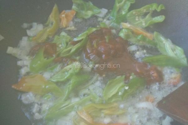 酱香南瓜炖土豆的做法图解3