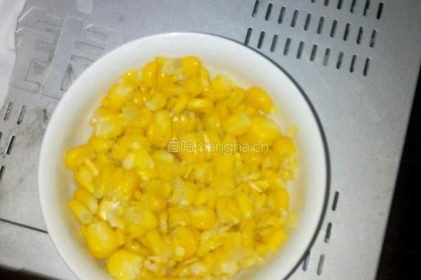 玉米香菜甜蛋炒饭的做法图解1