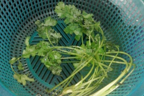 玉米香菜甜蛋炒饭的做法图解2