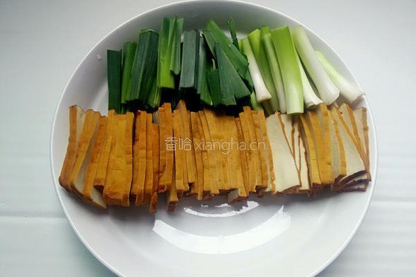 香干炒回锅肉的做法图解2
