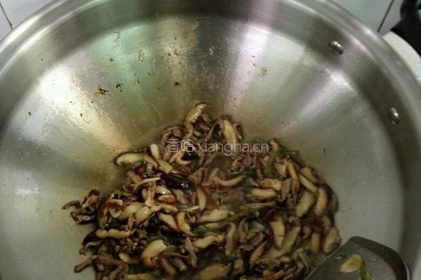 猪肉炒香菇的做法图解6