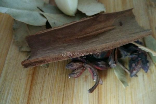 芋头红烧肉的做法图解2