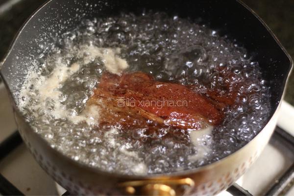 萝卜干炒腊肉的做法图解2