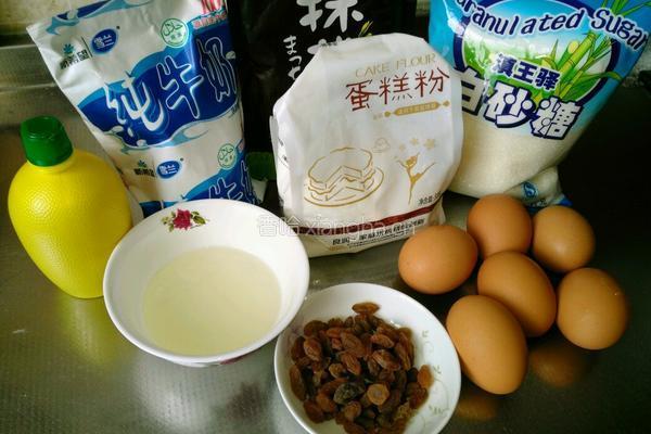 抹茶蛋糕卷的做法图解1
