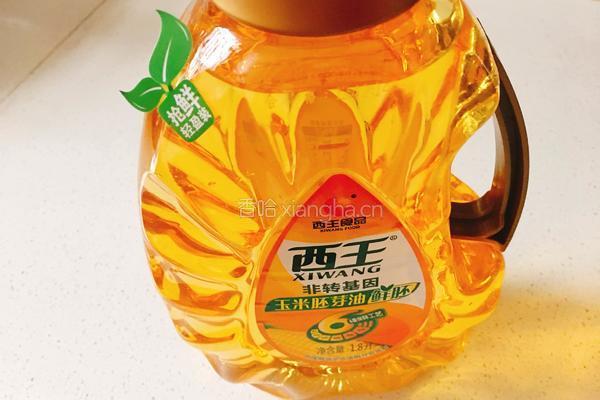 清炒千张胡萝卜丝的做法图解1