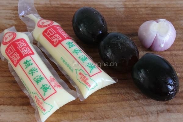 皮蛋日本豆腐的做法图解2