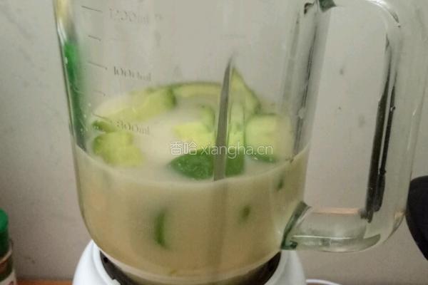 牛油果奶昔的做法图解2