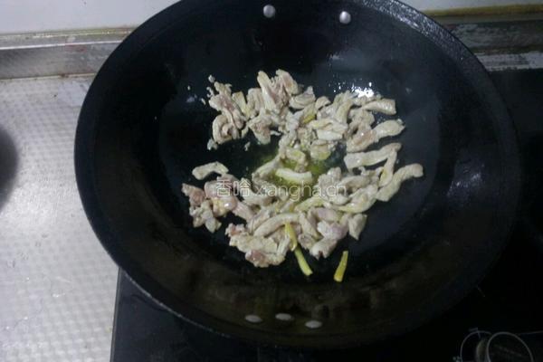 蒜黄炒肉的做法图解5