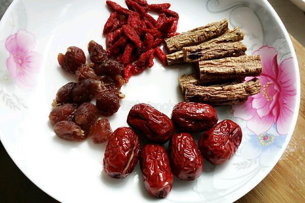 滋补乌鸡汤的做法图解2