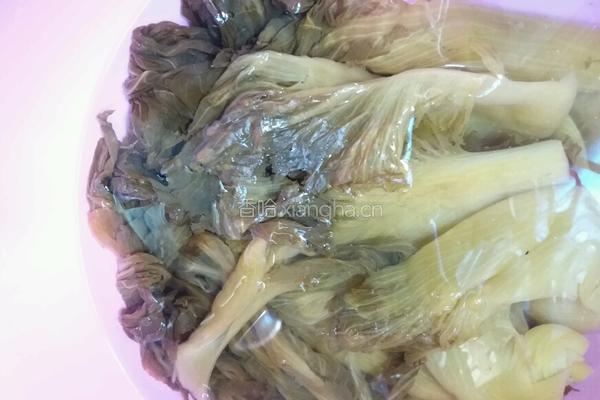 黄骨鱼焖酸菜的做法图解7