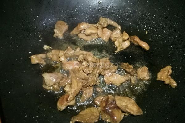 胡萝卜圈炒肉的做法图解4