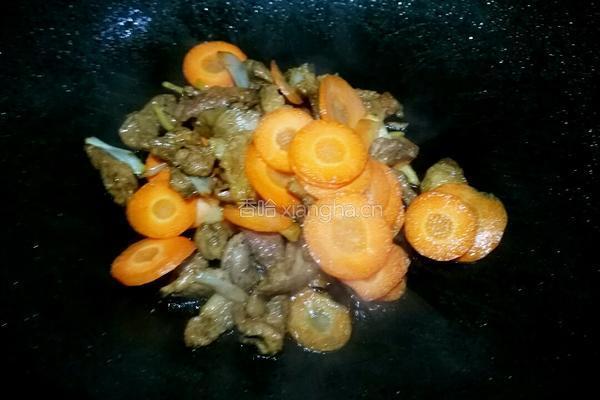 胡萝卜圈炒肉的做法图解6