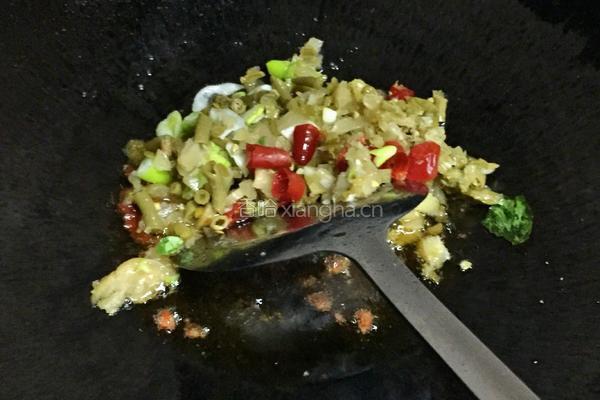 酸菜猪血的做法图解5