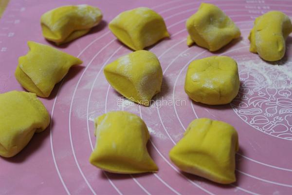 黄金小猪豆沙包的做法图解6