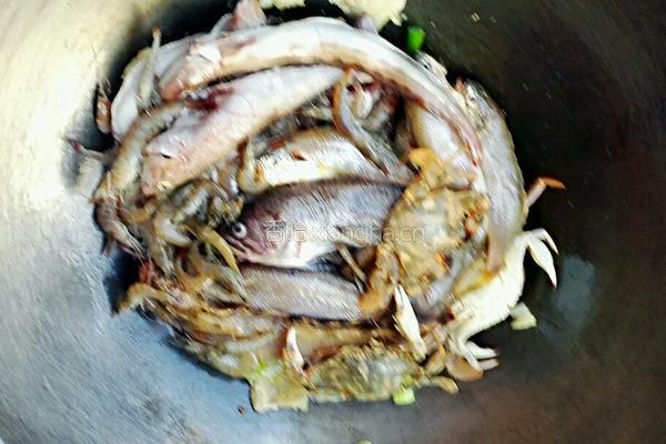 铁锅炖鱼的做法图解3