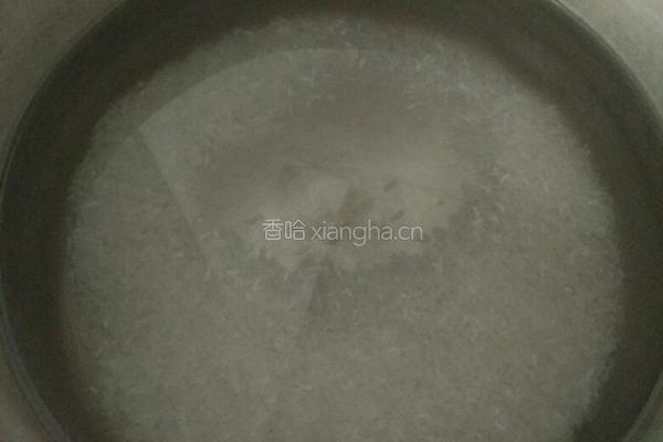猪肝瘦肉生肠粥的做法图解3