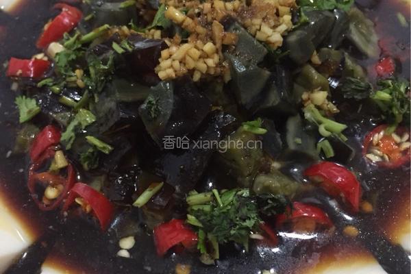 皮蛋豆腐的做法图解4