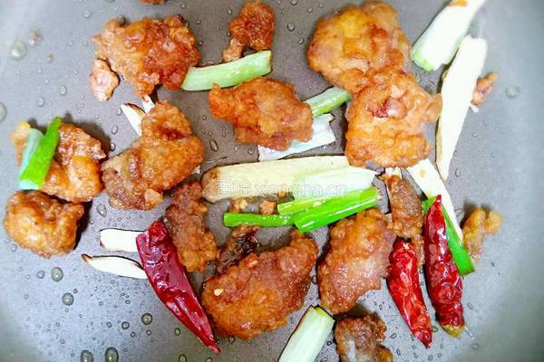 酥肉萝卜炖粉条的做法图解3