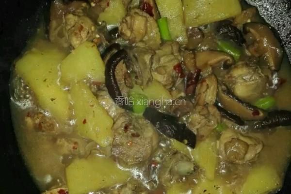 土豆鸡肉煲的做法图解2