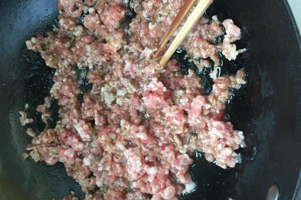 香菜猪肉陷饺子的做法图解3