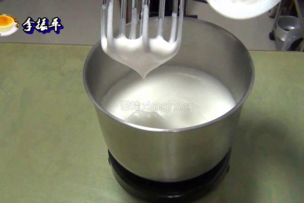 中空戚风蛋糕8寸的做法图解6