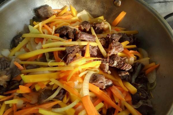 美味马肉抓饭新疆风情的做法图解1