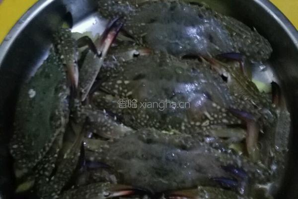 清蒸大螃蟹的做法图解3