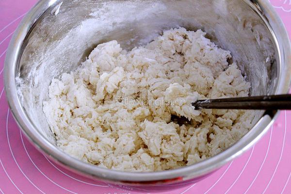 葱油饼的做法图解2