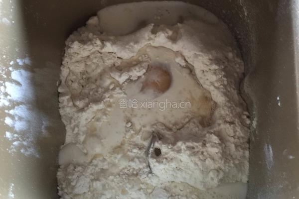 蜜红豆淡奶面包块的做法图解1