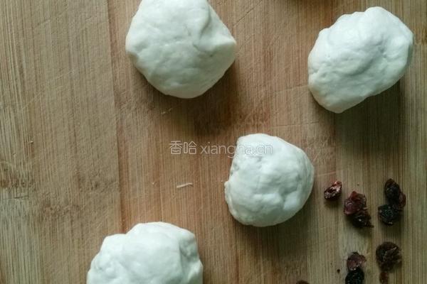 核桃蓝莓小餐包的做法图解3