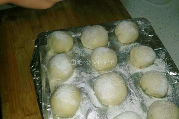 核桃蓝莓小餐包的做法图解5