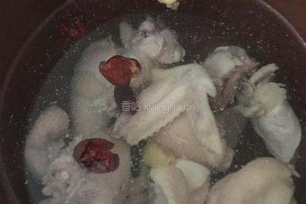 虫草花姬松茸煲鸡汤的做法图解4