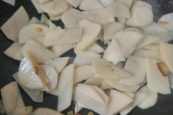 青椒胡萝卜土豆片的做法图解5
