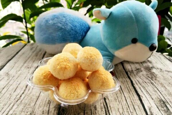 蛋白椰丝球的做法图解7