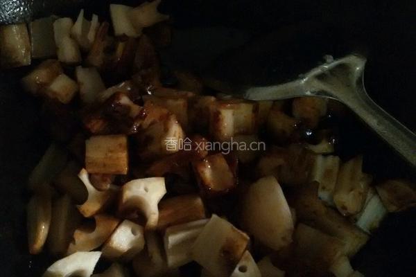 酱香藕丁的做法图解2