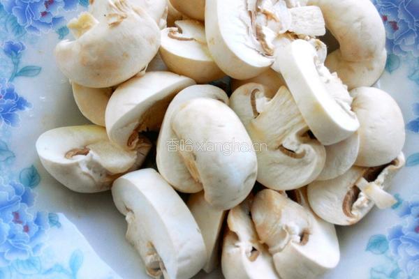 口蘑炒肉的做法图解3
