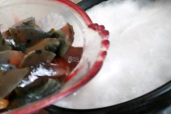 皮蛋粥的做法图解7