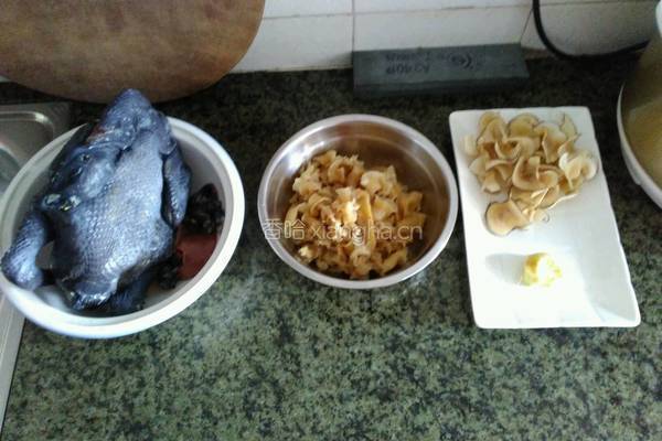 海底椰花胶煲乌鸡的做法图解4