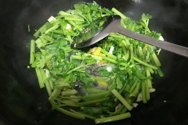 泡椒芹菜炒肉的做法图解6