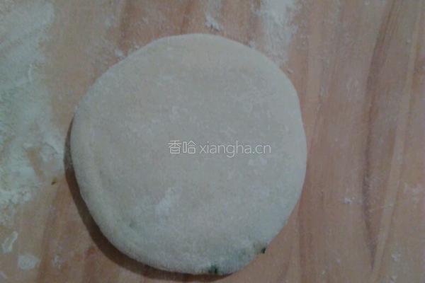 芹菜猪肉发面馅饼的做法图解12