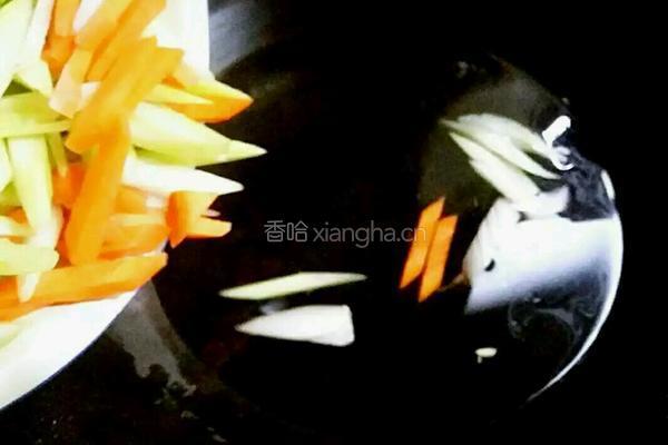 西芹炒腰果的做法图解8