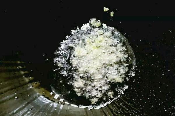 西芹炒腰果的做法图解14