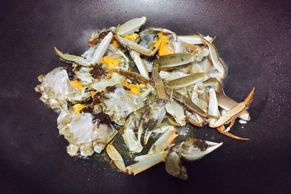 姜葱炒大闸蟹的做法图解6