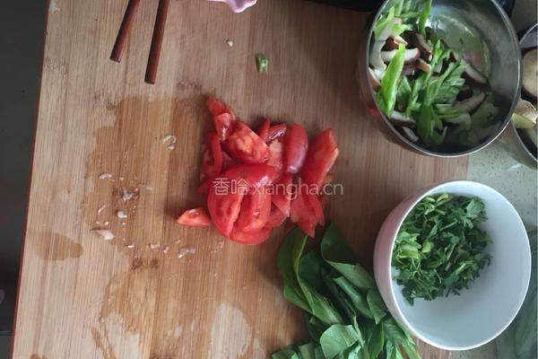 鸡肉汤面条的做法图解1