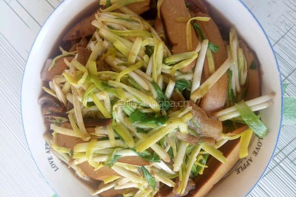 蒜苗豆干炒肉的做法图解8