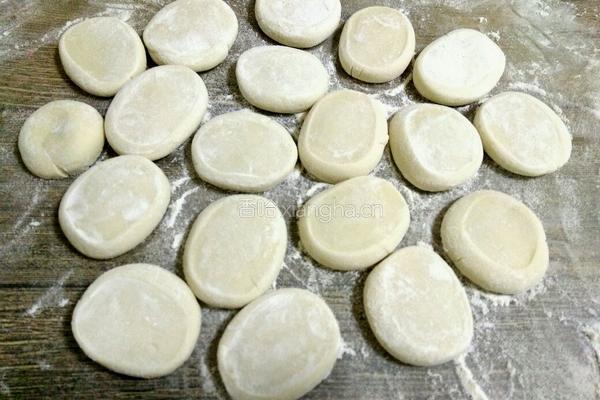 香菜香菇猪肉馅饺子的做法图解12