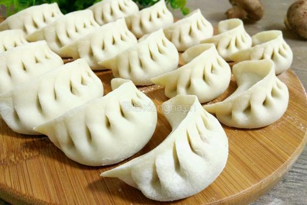 香菜香菇猪肉馅饺子的做法图解20