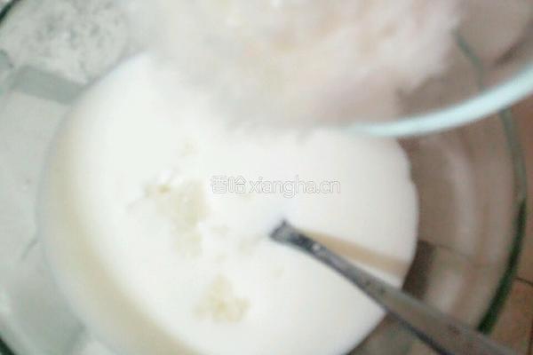 酸奶慕斯蛋糕的做法图解7