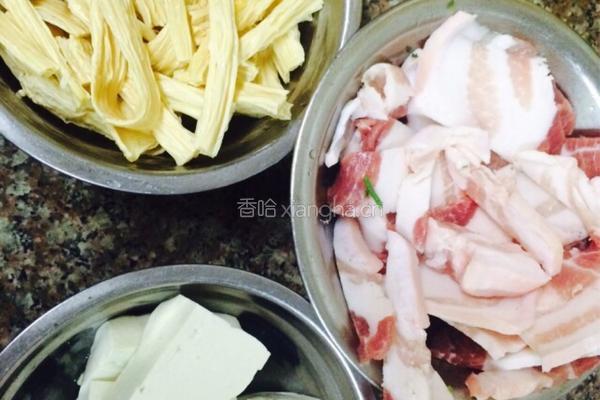 五花肉豆腐竹的做法图解1